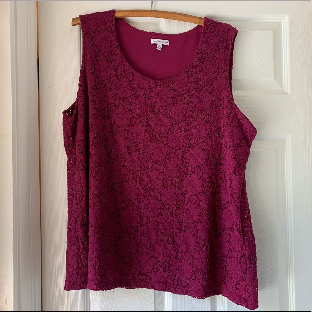 Pretty deep pink floral lace tank